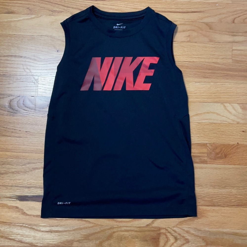 NIKE DRI-FIT boys jersey size M